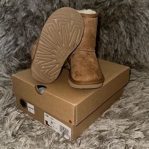 T classic UGG